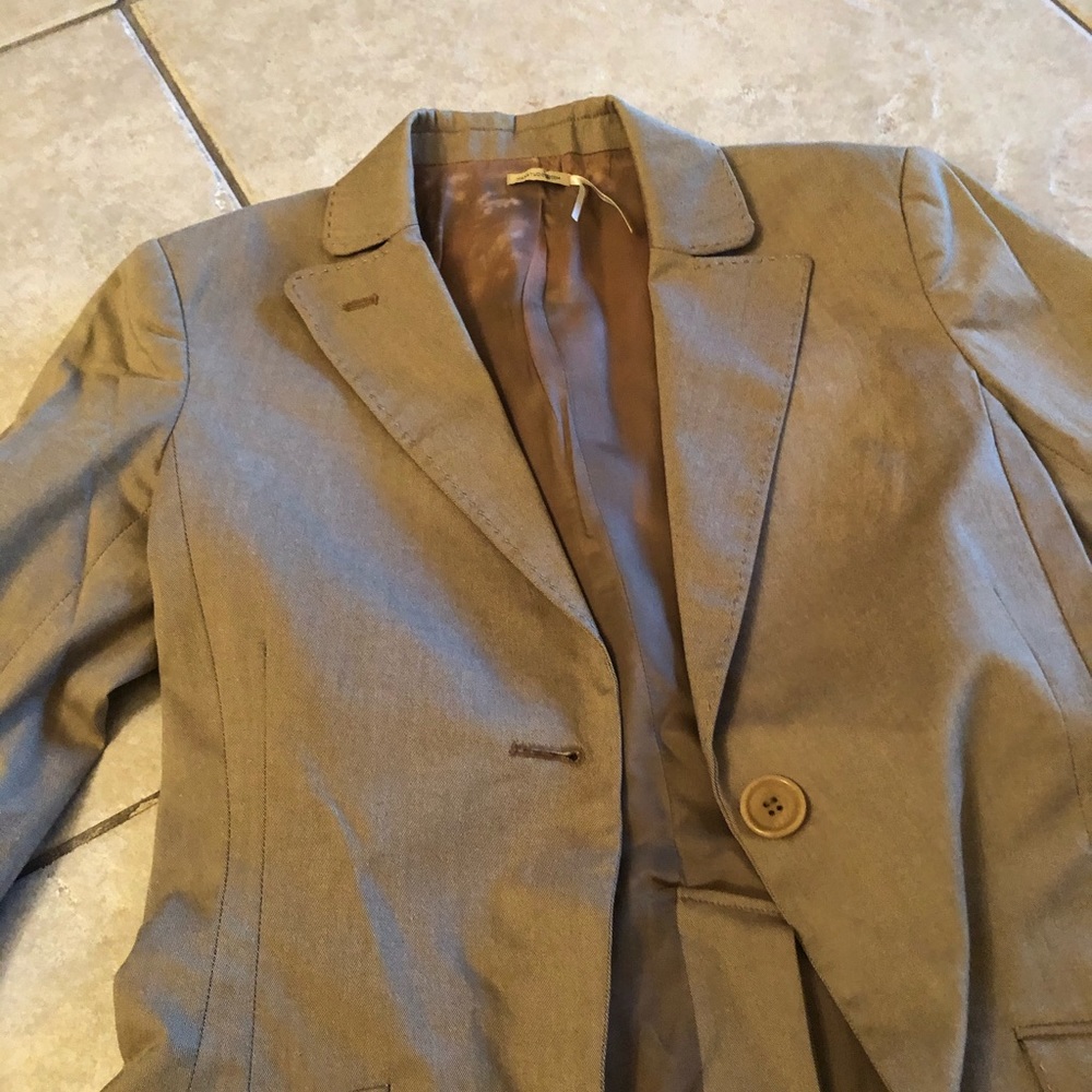 Blazer - Picture 3 of 4